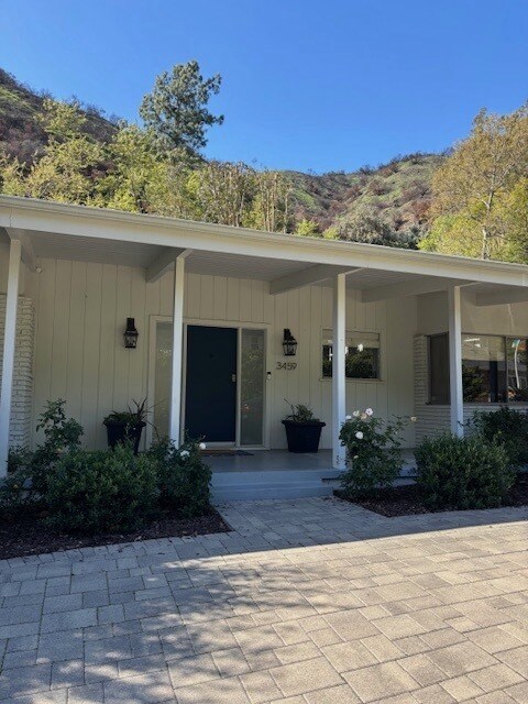 Foto principal - 3459 Mandeville Canyon Rd