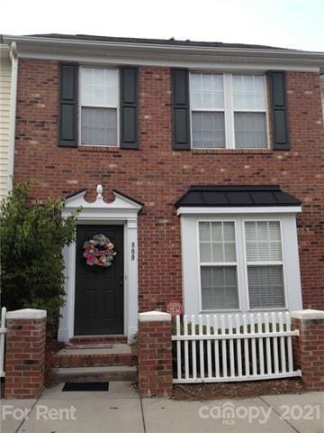 Building Photo - 809 Dillard Rd
