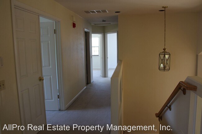 Building Photo - 4 br, 2.5 bath House - 5145 Seaside Court