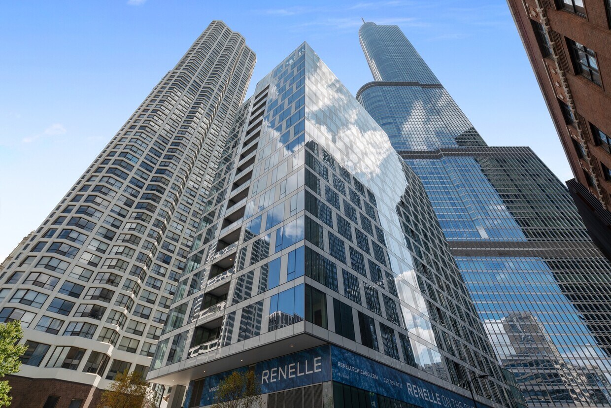 Primary Photo - 403 N Wabash Ave