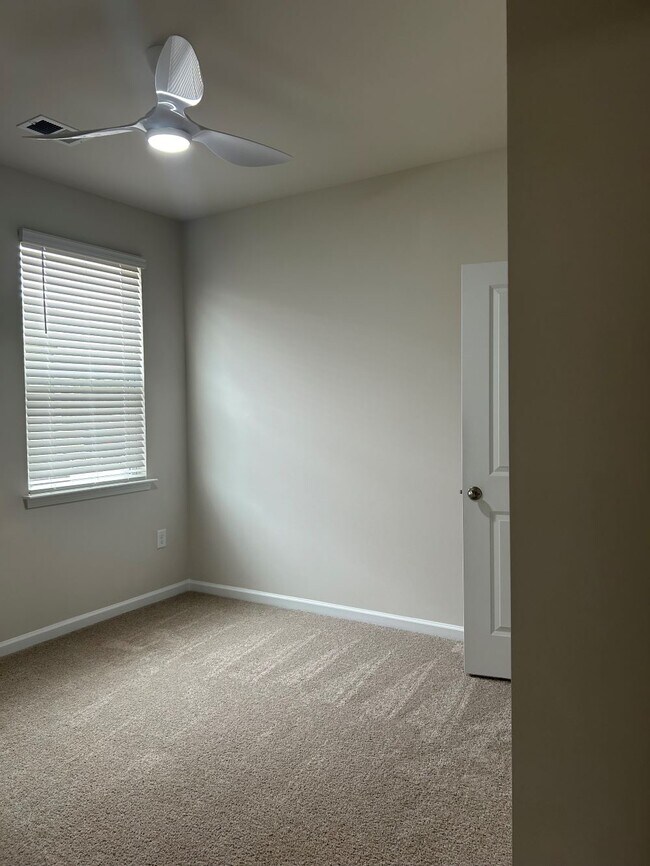 Building Photo - 1114 Ridgeford Dr
