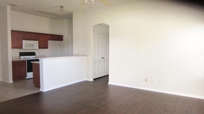 Photo - 420 Amber Ln (Crowley, TX) Townhome