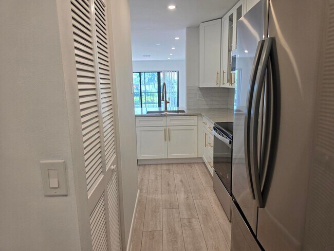 Foto del edificio - 440 Canal Point S