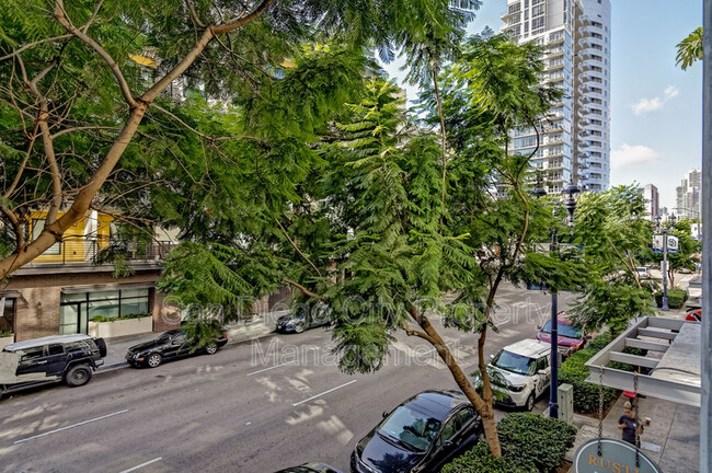 Foto del edificio - 1025 Island Ave