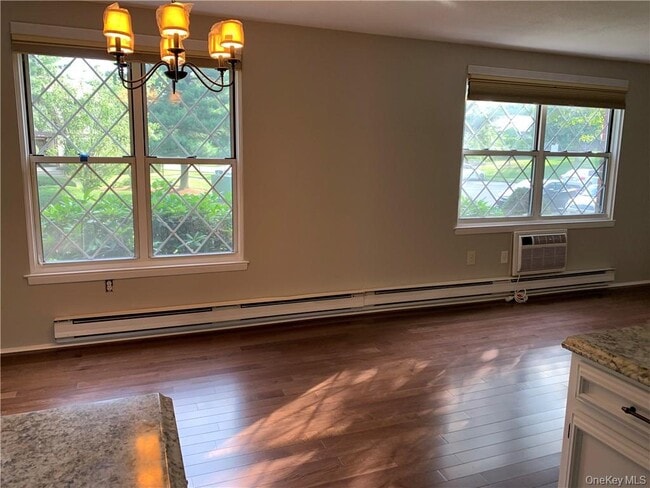 Foto del edificio - 565 Sierra Vista Ln