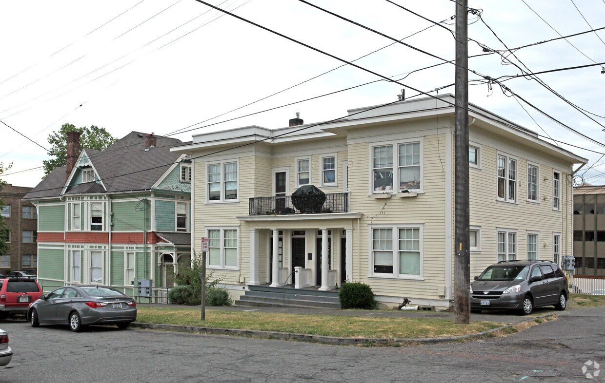 Building Photo - 802-804 S G St