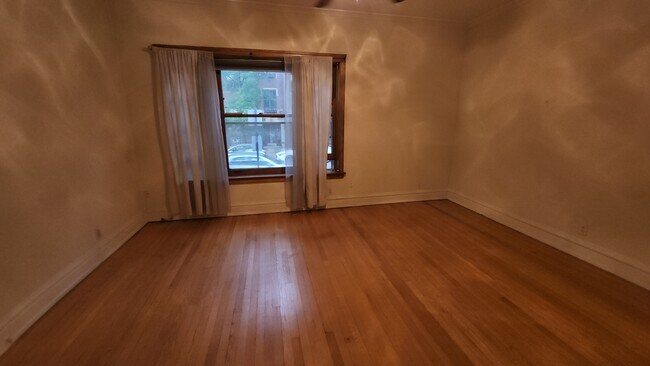 Building Photo - 6300 N Glenwood Ave