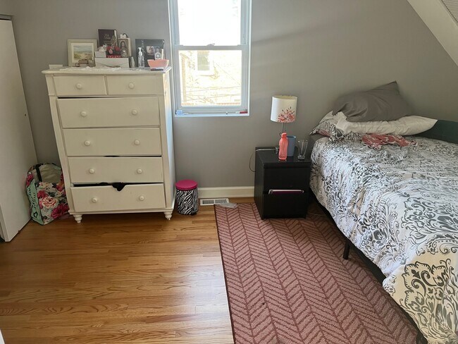 Bedroom 1 - 2128 W Dickens Ave