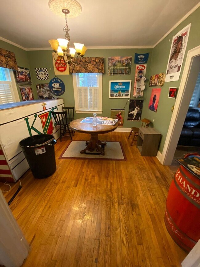 Foto del edificio - 2615 Cooper Ave