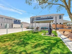 Building Photo - 1520 Beach Oak Dr