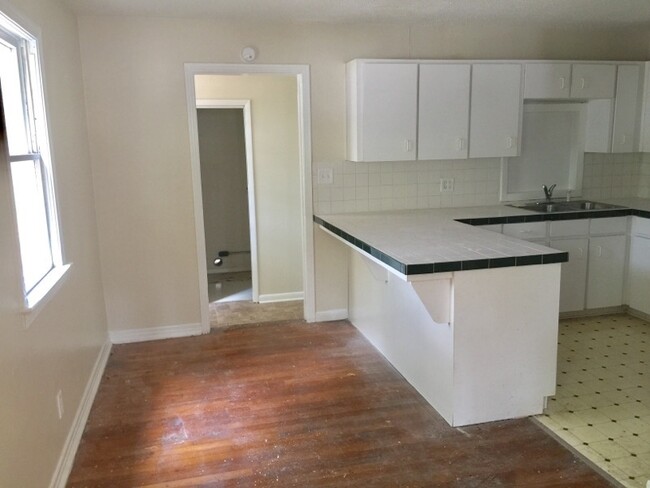 Foto del edificio - SPACIOUS Auburndale 4BR/2BA Home w/Gorgeou...