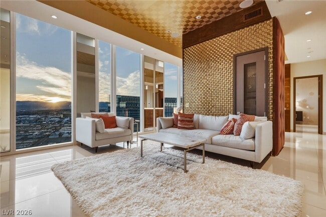 Building Photo - 3750 S Las Vegas Blvd