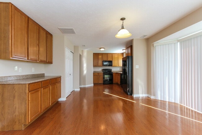 Foto del edificio - 2294 McGregor Dr