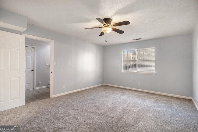 Foto del edificio - 703 Guide Post Ln