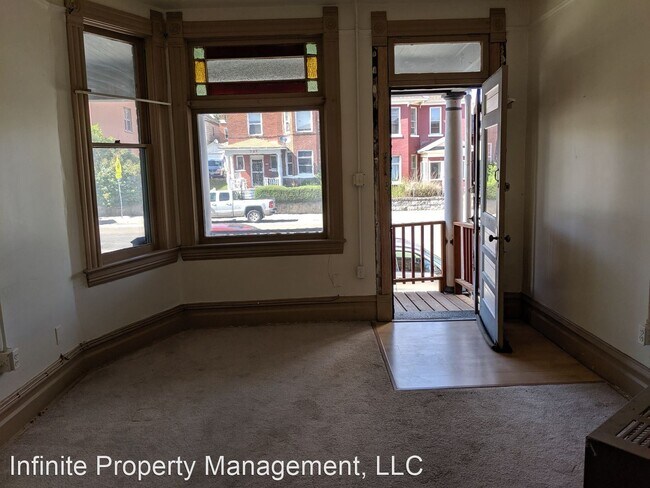 Building Photo - 718 W Park St