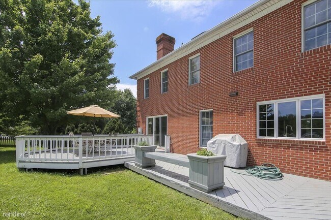 Building Photo - 6 br, 3 bath House - 8641 Pete Wiles Rd