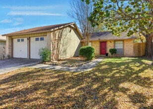 Building Photo - 5938 Oak Run St