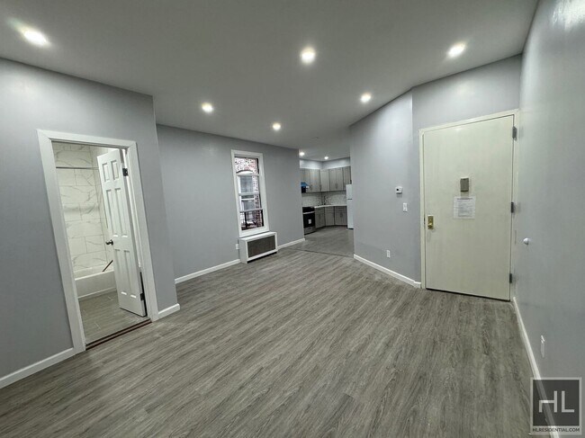 Building Photo - Spacious 4 Bedroom in East New York, Brooklyn