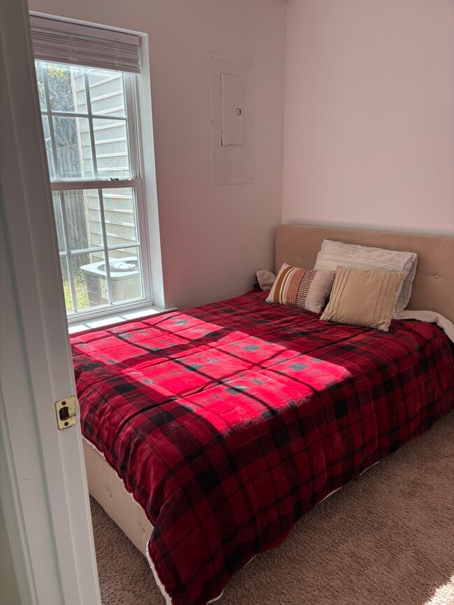 Foto del edificio - 2507 Oak Tree Ln