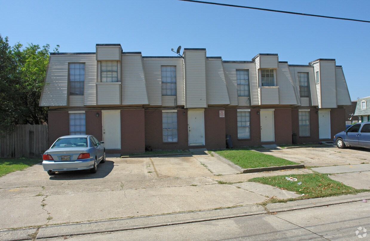 Building Photo - 4060 Durand St