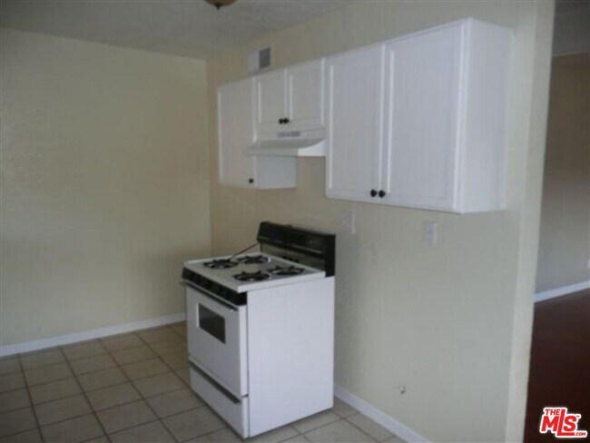 Foto del edificio - 310 N Cherry St