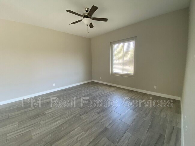 Building Photo - 21065 W Elm Way Ct