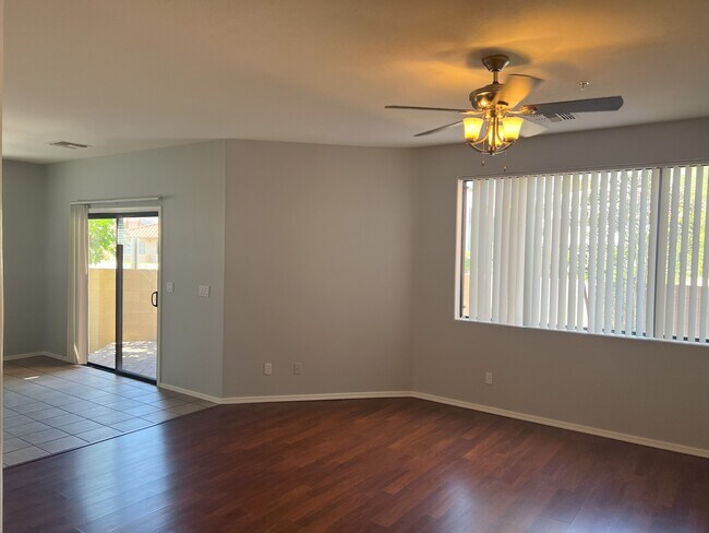 Foto del edificio - 7601 E Roosevelt St