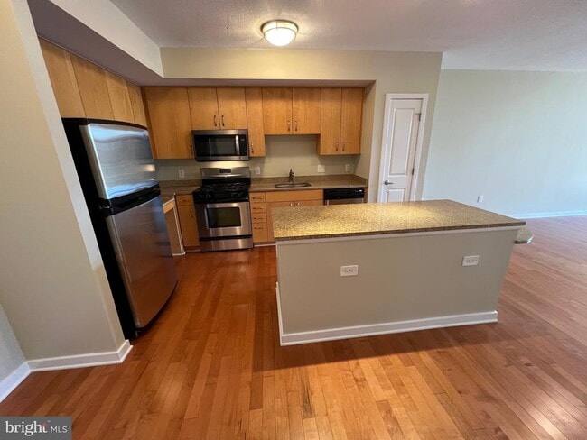 Building Photo - 475 K St NW
