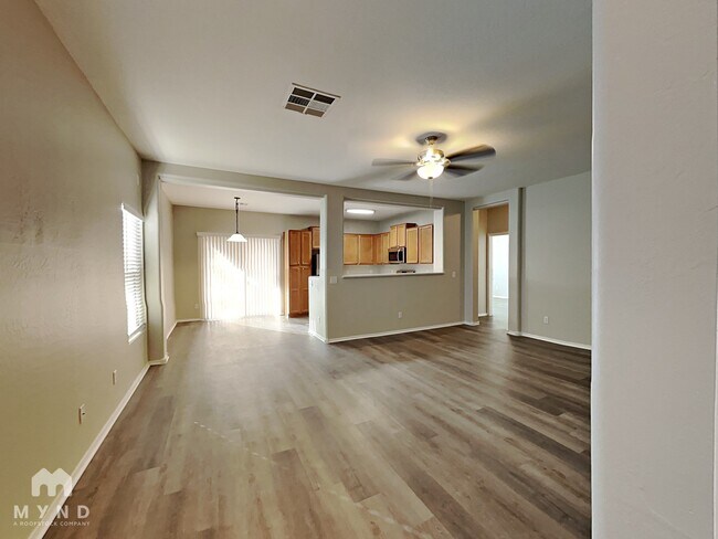 Foto del edificio - 15219 W Shaw Butte Dr