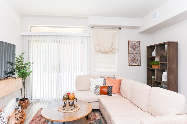 1BD, 1BA - 880SF - Wintergreen Apartments