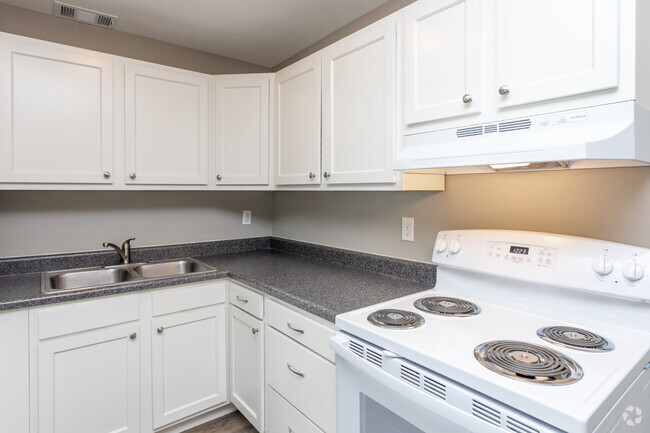 1BR, 1BA - Kitchen - Canoe Creek Apartments