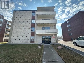 Building Photo - 1181-1181 Ellesmere Rd