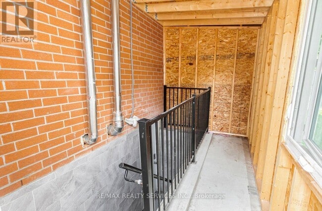 Building Photo - 20 Driscoll Dr