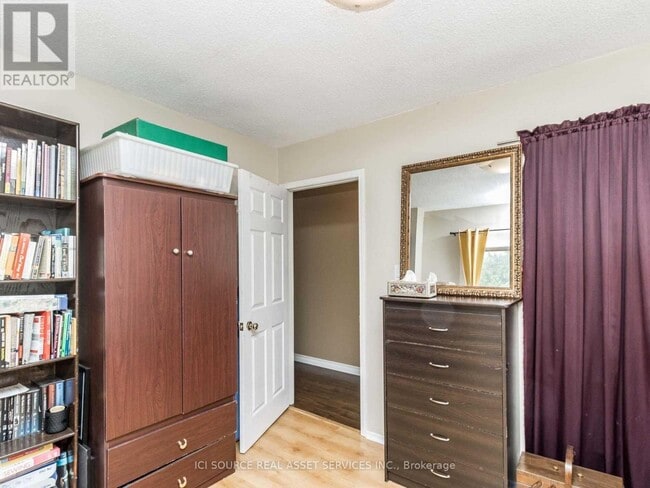 Photo du bâtiment - 26 McMurchy Ave S