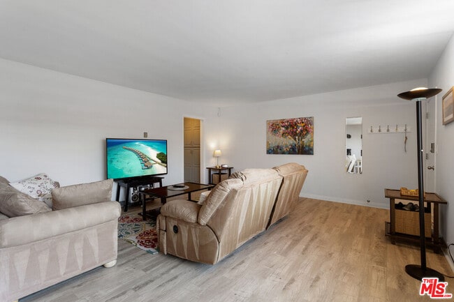 Building Photo - 2002 4th St