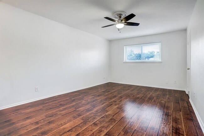 Building Photo - 11540 Chimney Rock Rd