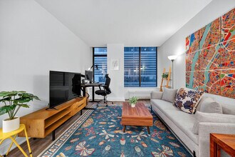 Building Photo - 10 Hanover Square
