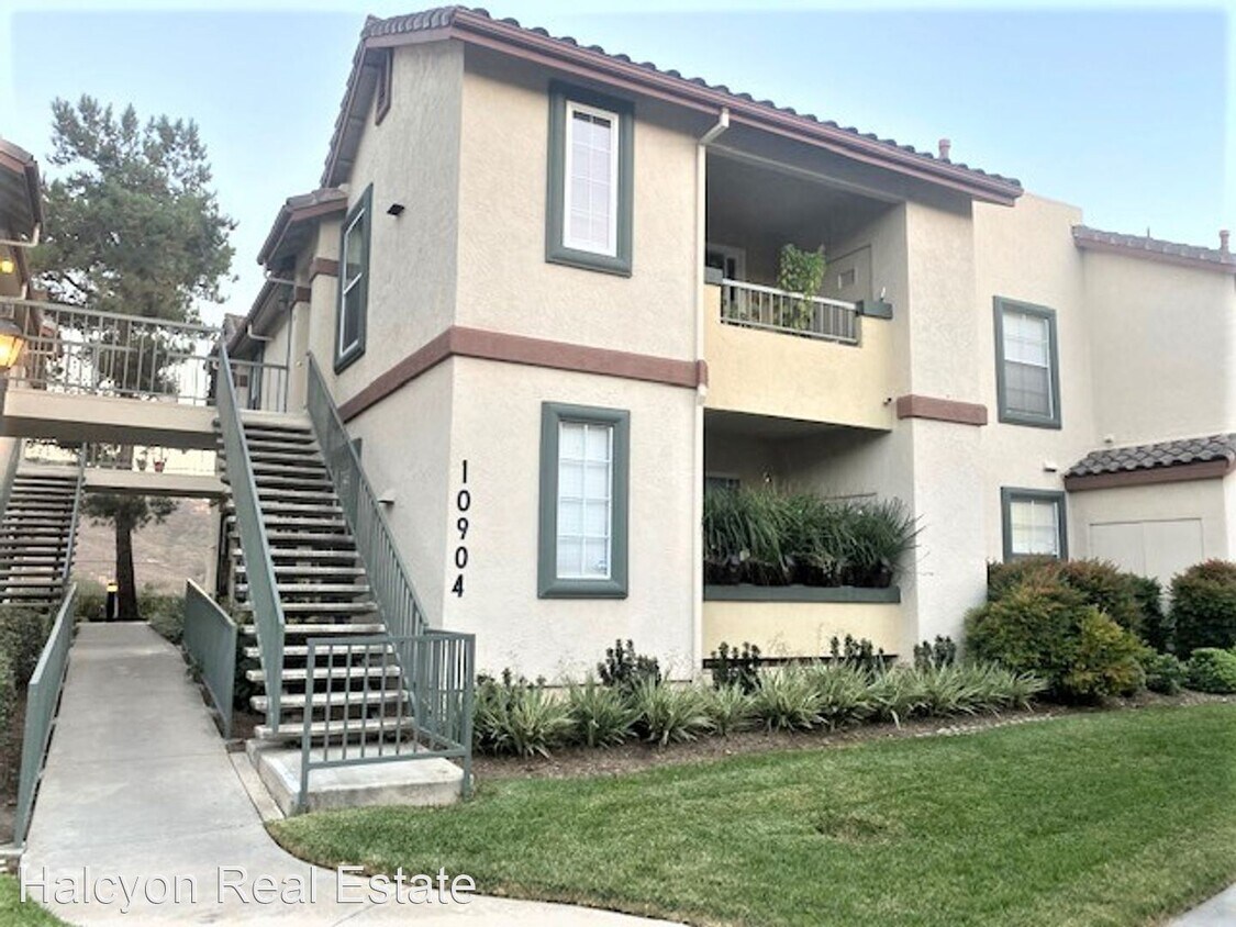 2 br, 2 bath House 10904 Sabre Hill 316 House Rental in San Diego, CA