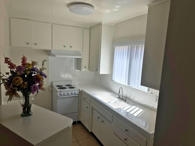 Foto del edificio - Cute Move-In Ready Studio Apartment