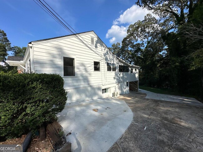Building Photo - 635 Blue Ridge Ave