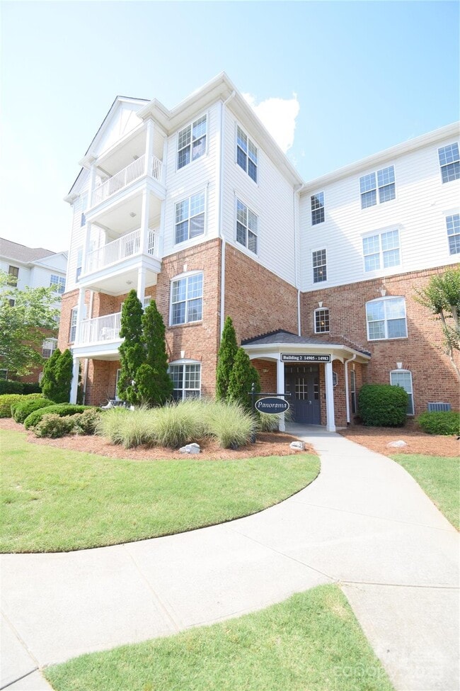 Building Photo - 14945 Santa Lucia Dr