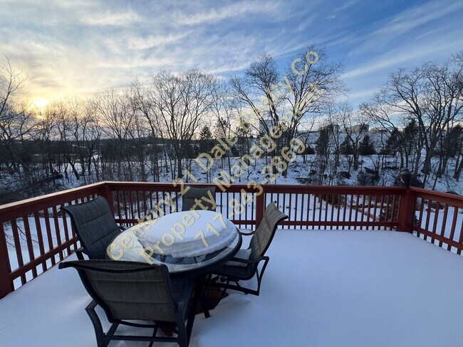 Foto del edificio - Large Three Bedroom 2.5 Baths in the Stone Gate Commons Association