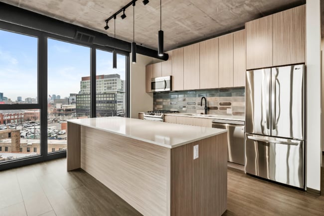 Photo - 1371 W Randolph St Apartment