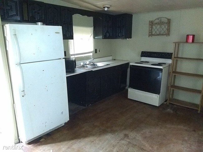Building Photo - 60 SE 411 St