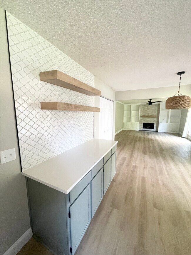 Foto del edificio - 675 Oakdale Ln