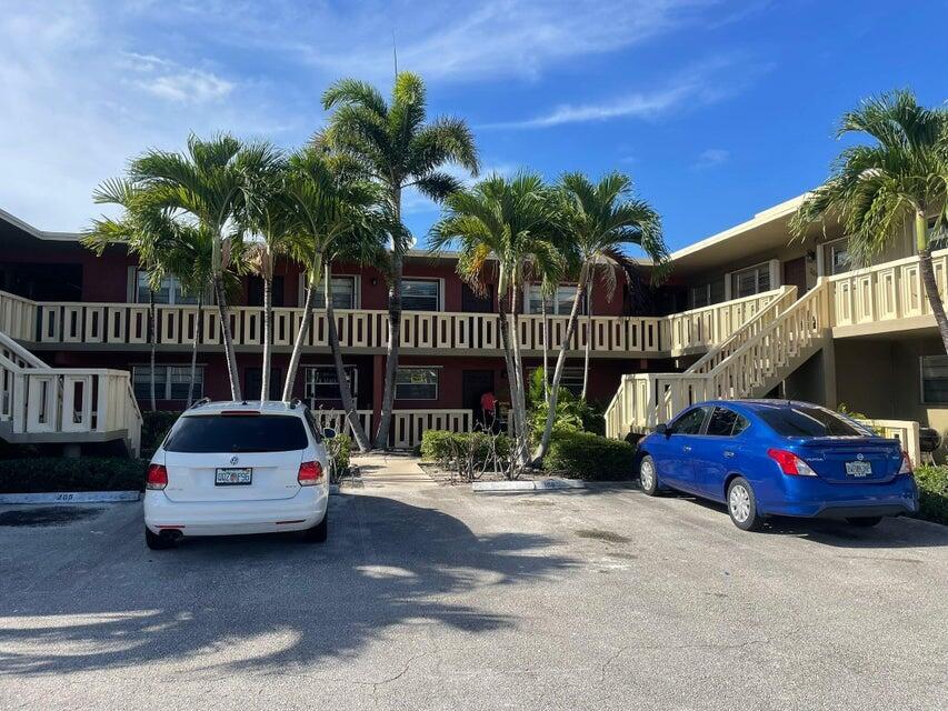 Primary Photo - 305 E Ocean Ave