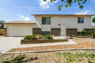 Building Photo - 15871 E Linvale Ave