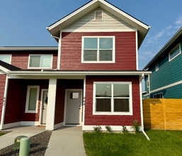 Building Photo - 604 Holstein Way