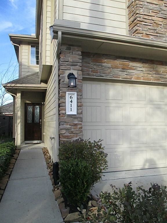Building Photo - 6411 Calgary Woods Ln