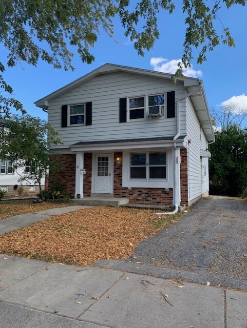 Front of Building - 2030 S 90th St
